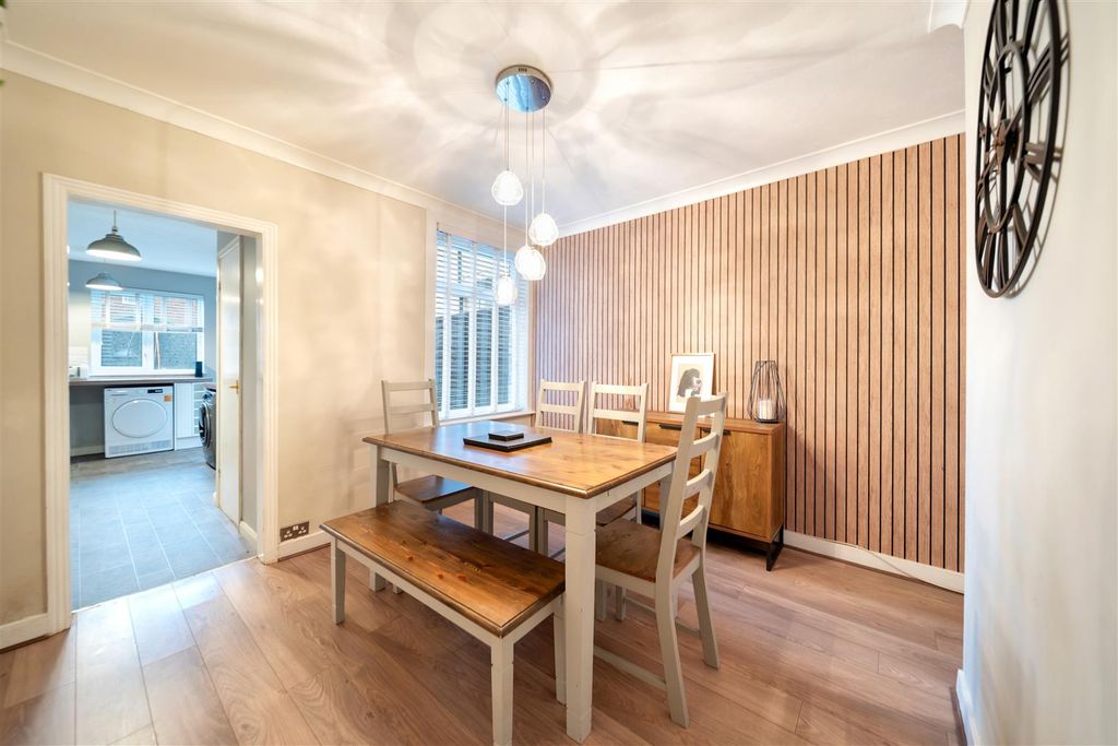 Property photo 3 of 13 Britannia Rd-12.Jpg