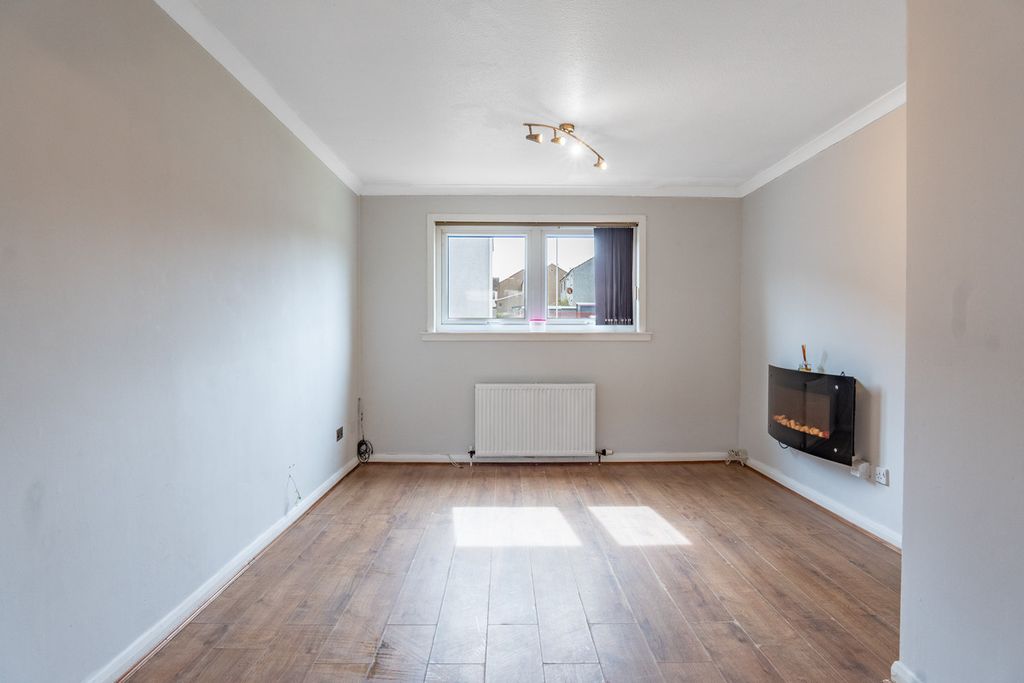 Property photo 3 of 35