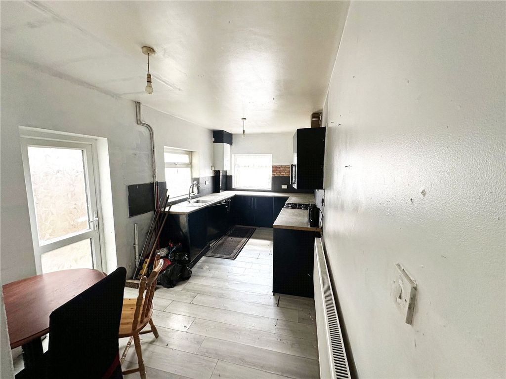 Property photo 2 of 13 Picture No. 29