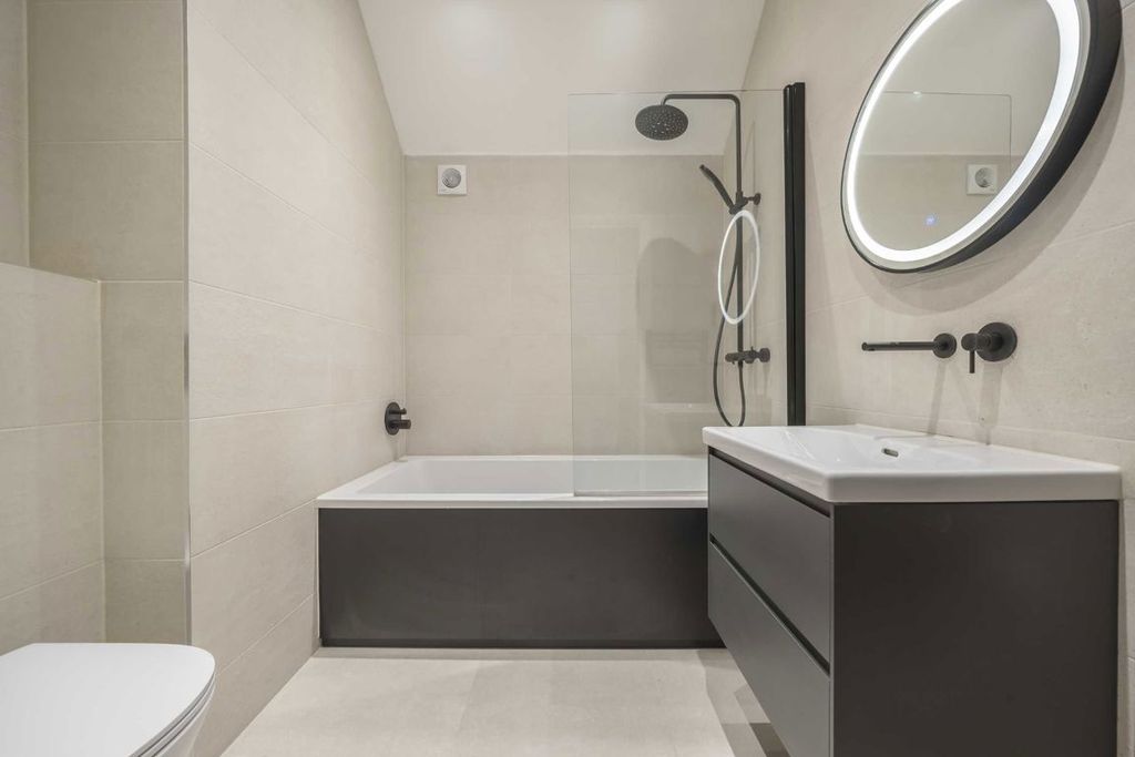 Property photo 3 of 4