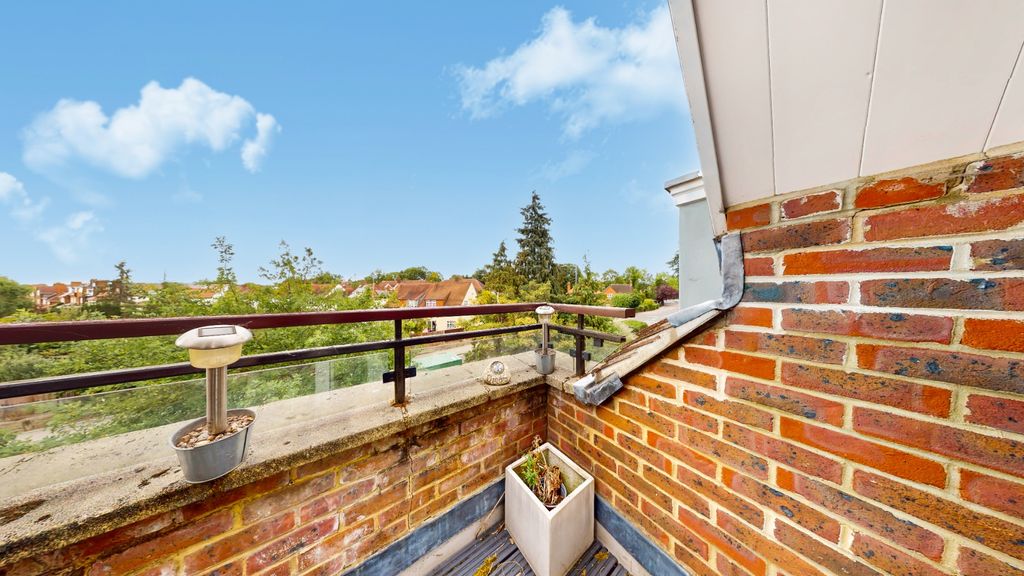 Property photo 2 of 15 4228273