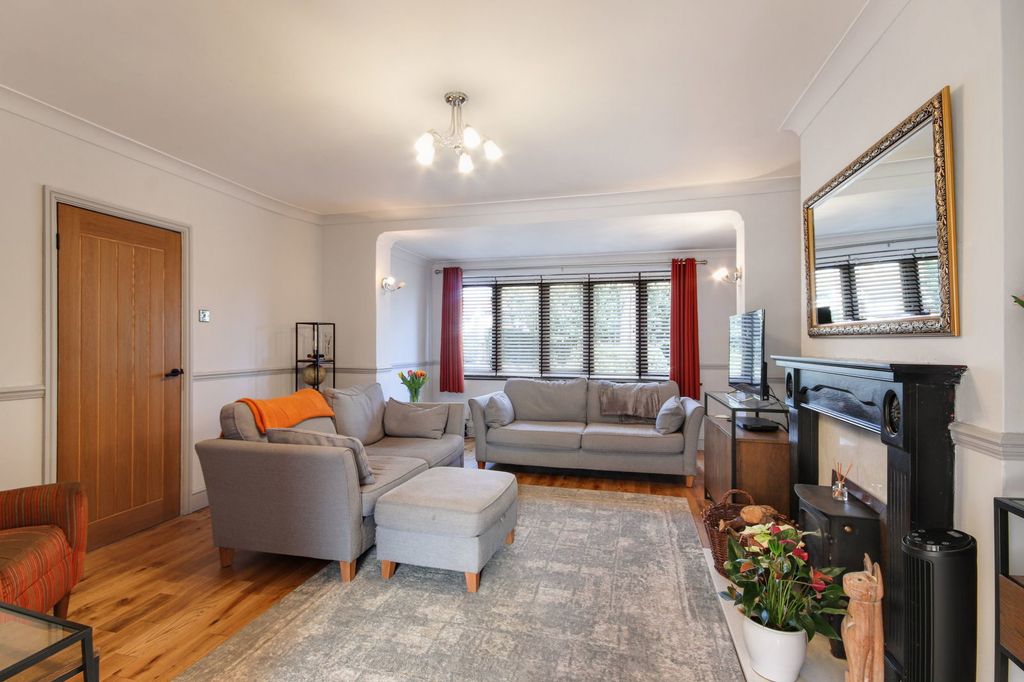 Property photo 2 of 23