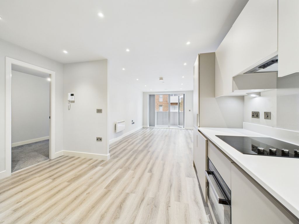 Property photo 2 of 11 Kitchen/Lounge