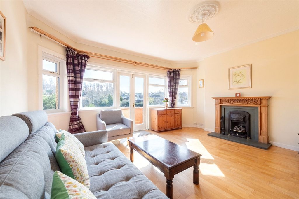 Property photo 2 of 31 Picture No. 13