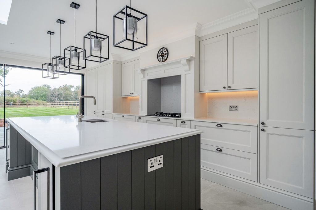 Property photo 3 of 44 1520674-2-1A0B5Db...