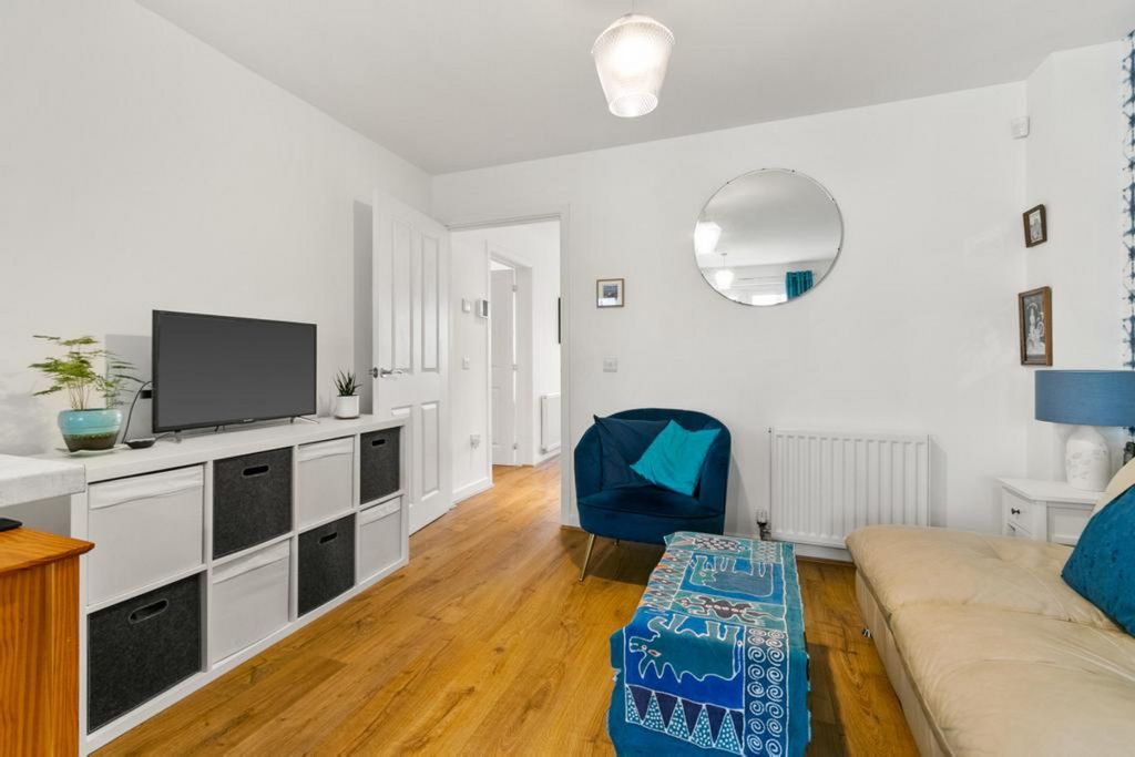 Property photo 3 of 28