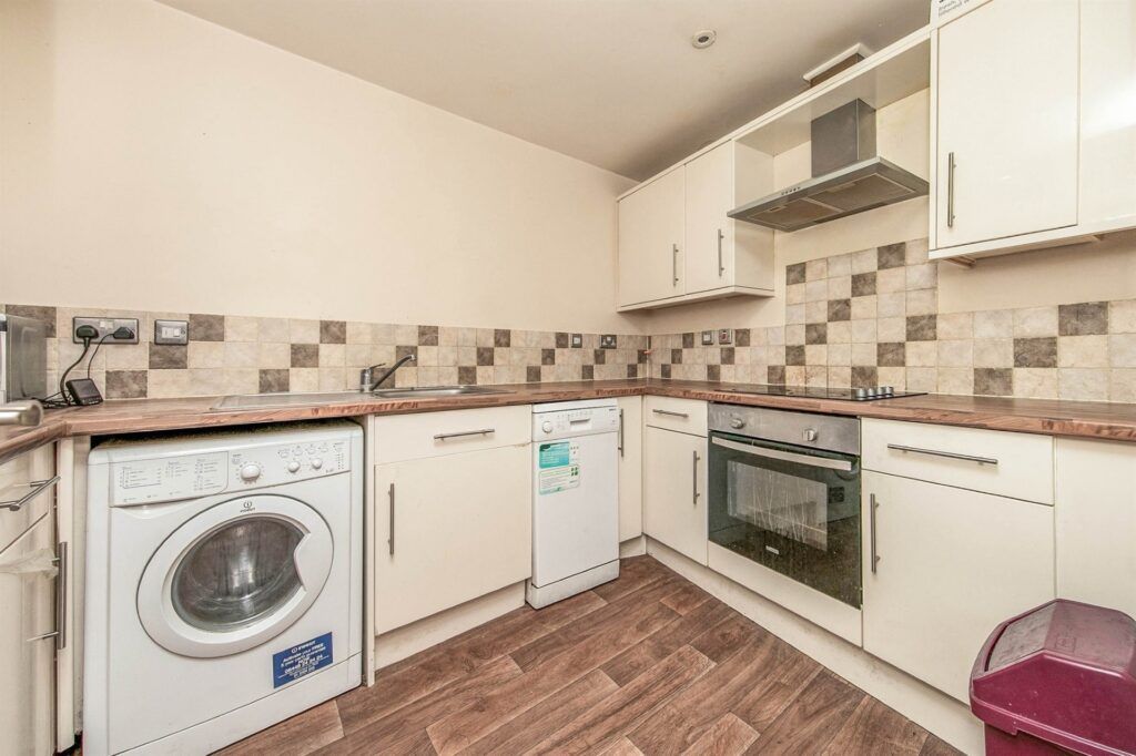 Property photo 3 of 5