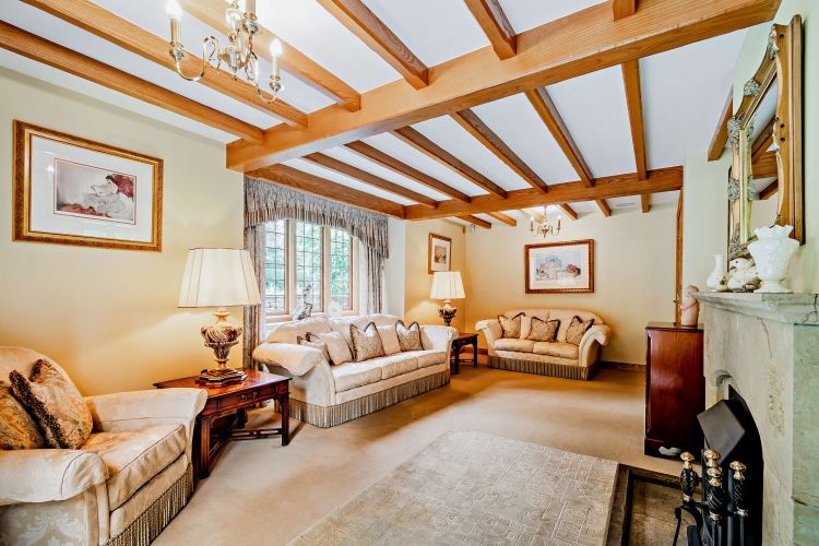 Property photo 2 of 17 8573230-Interior6...