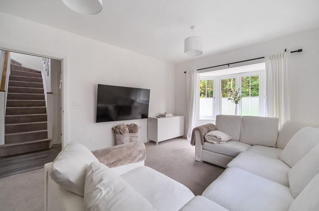 Property photo 3 of 45