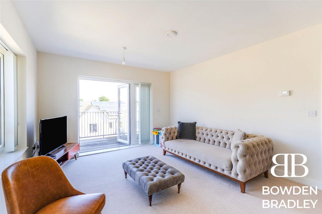 Property photo 3 of 15 Reception Room