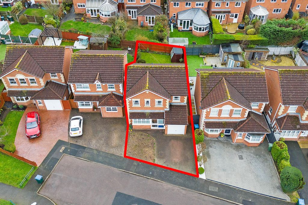 Property photo 2 of 25 Front (Exterior)