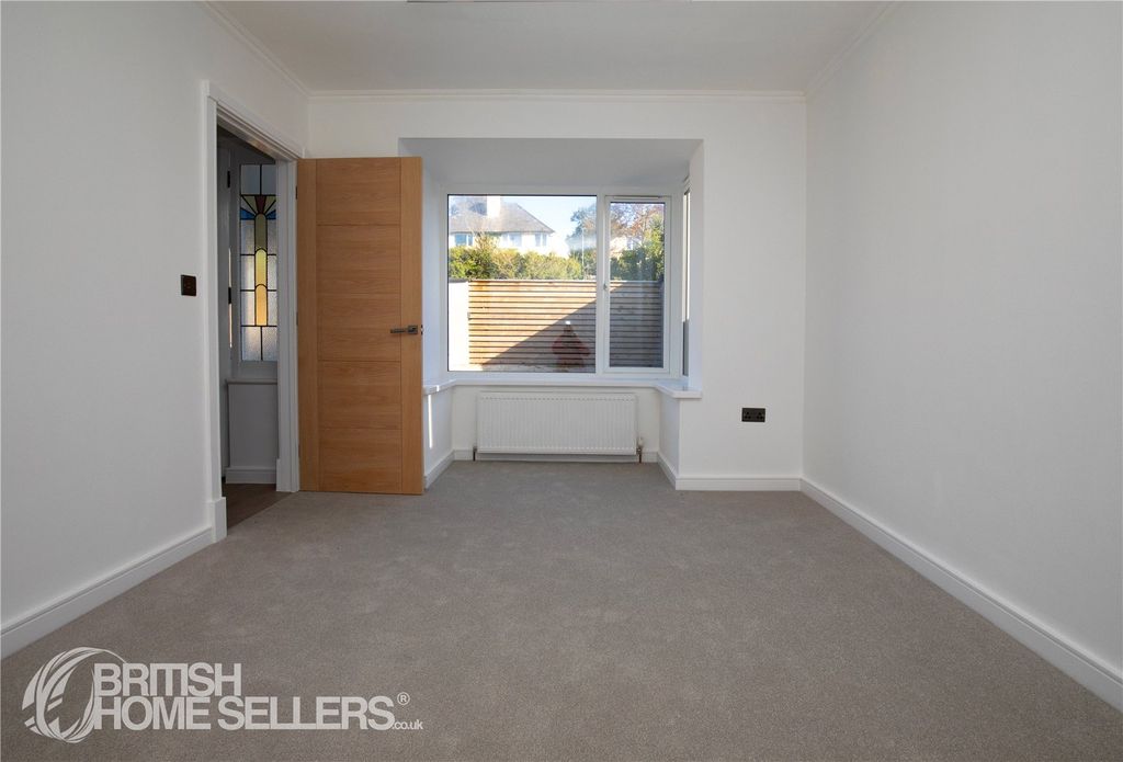 Property photo 3 of 14 Picture No. 12