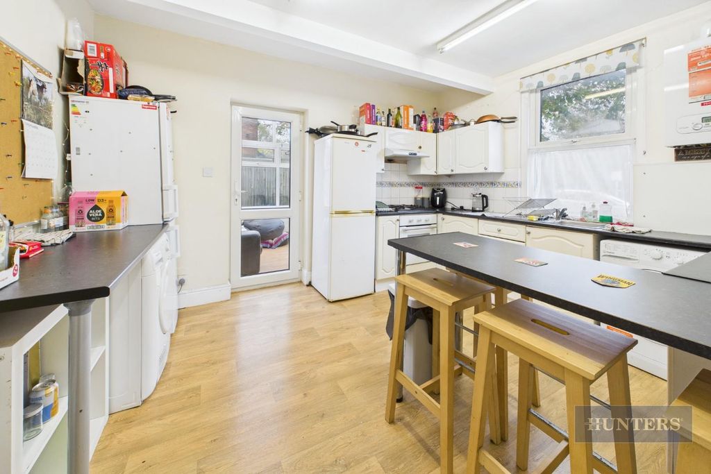 Property photo 2 of 9 Cam05152G0-Pr0300-Still007.Jpg