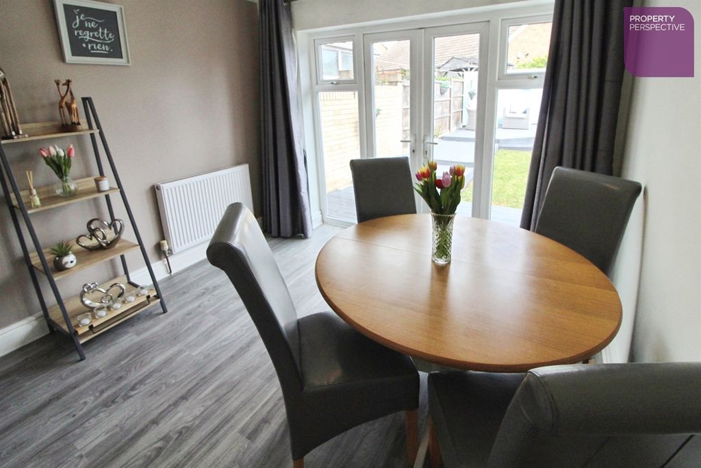 Property photo 3 of 15 Dining Room