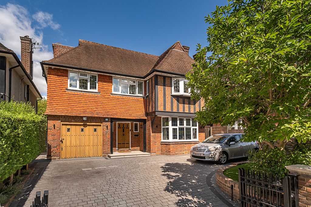 Property photo 1 of 31