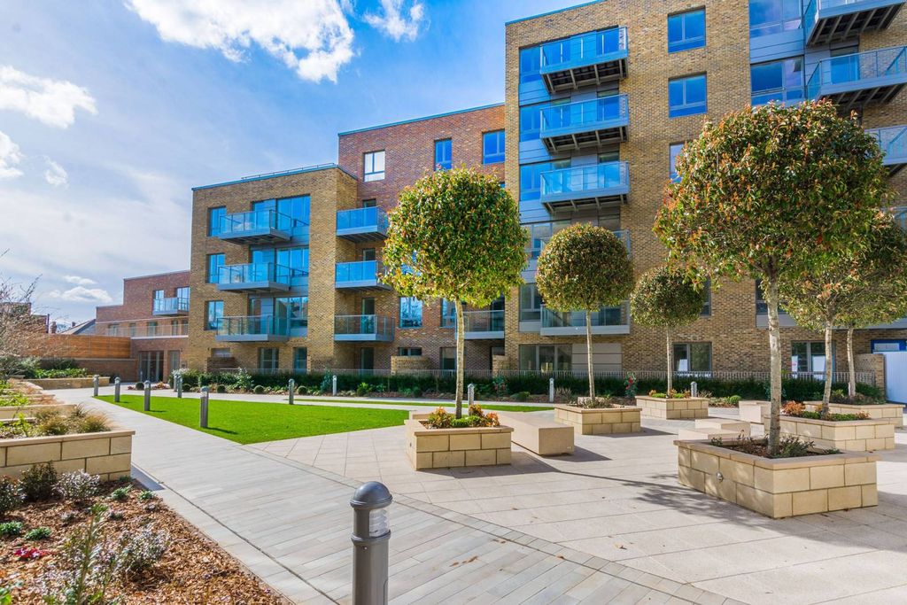 Property photo 1 of 18