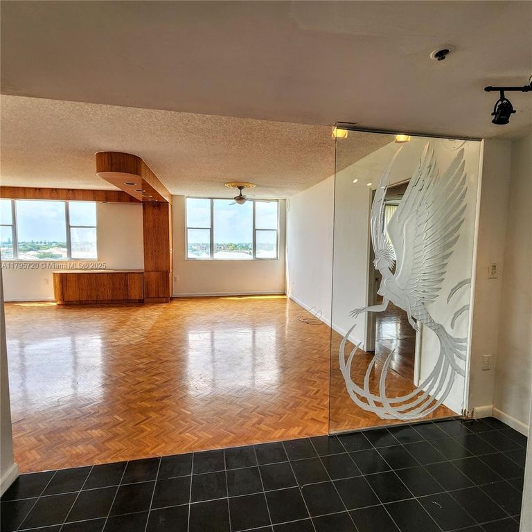 Property photo 3 of 50 <Alttext/>