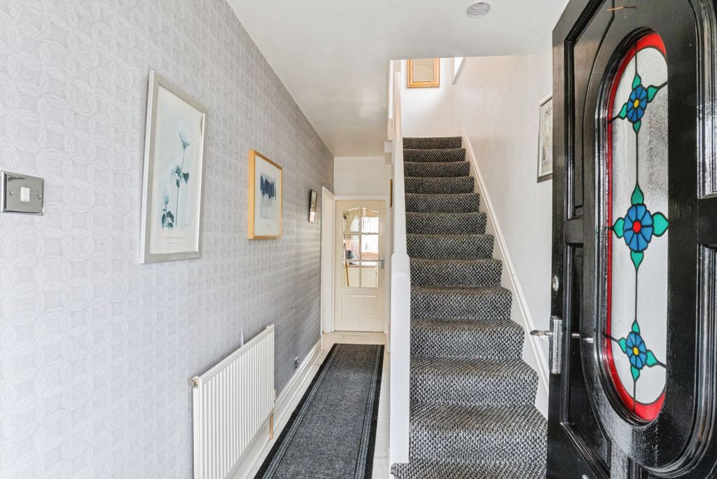 Property photo 2 of 19 Entrance Hallway