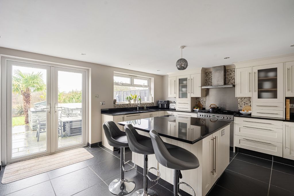 Property photo 2 of 28 3446056