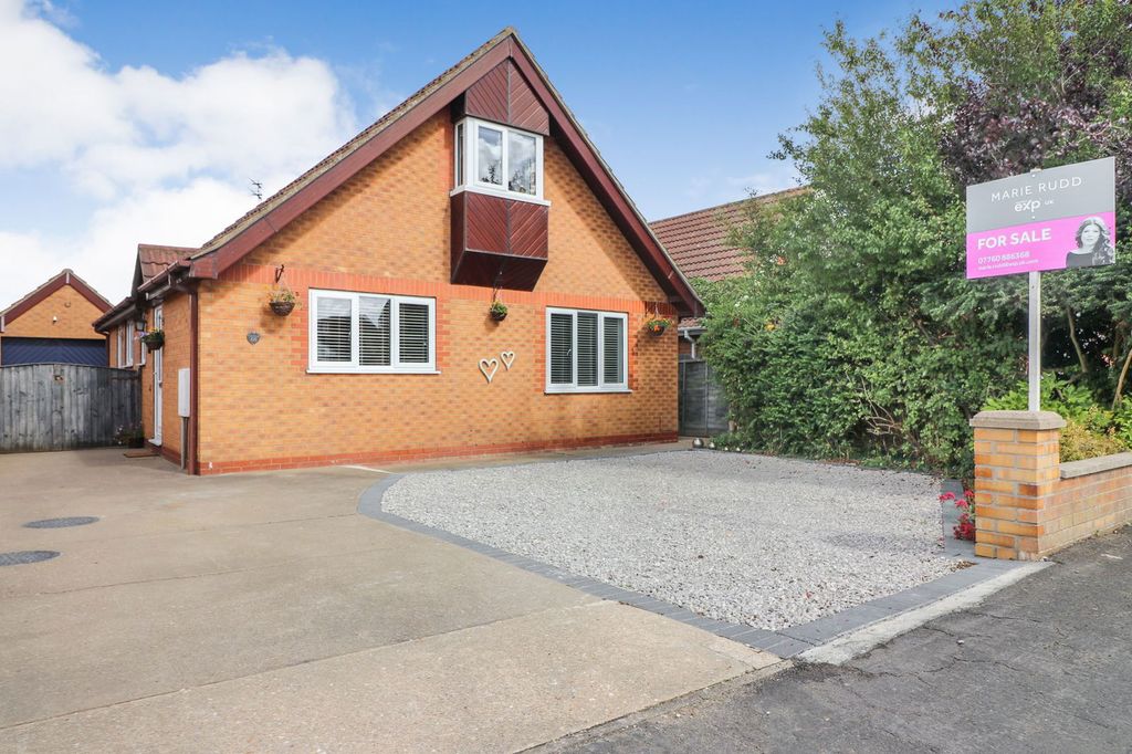 Property photo 1 of 33
