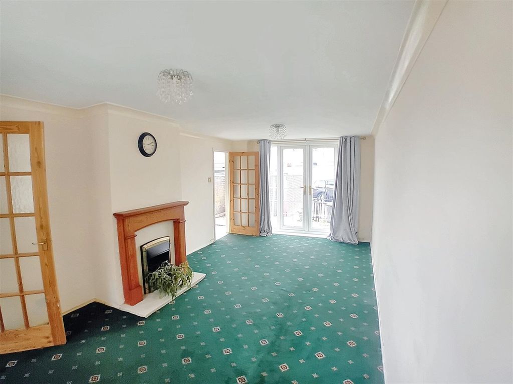 Property photo 3 of 10 Open Plan Lounge &amp; Dining Space