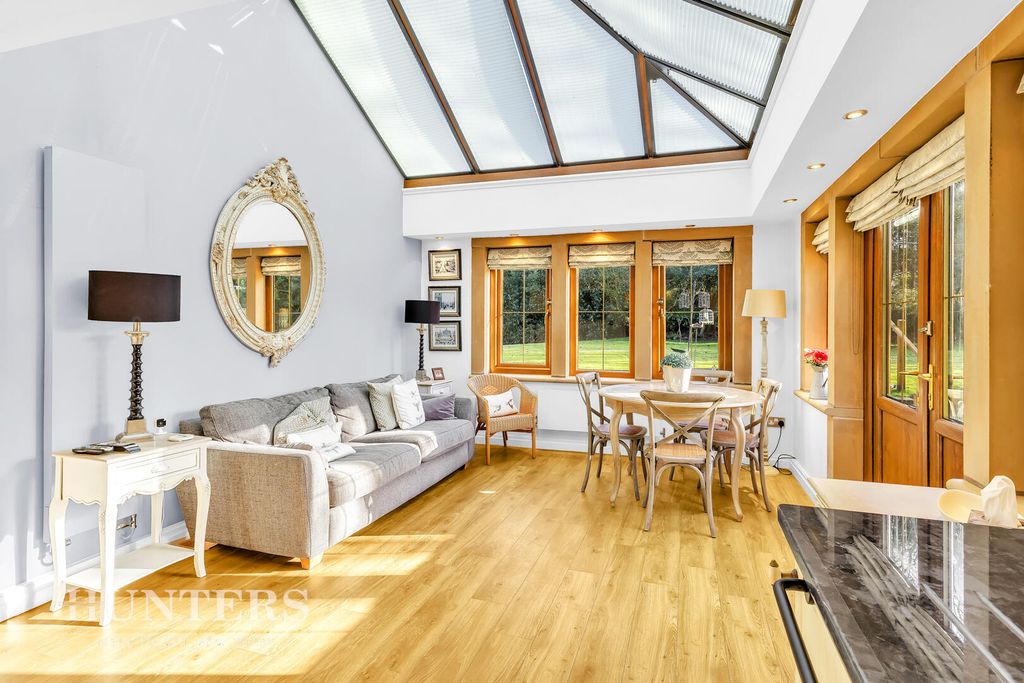 Property photo 3 of 50 Conservatory