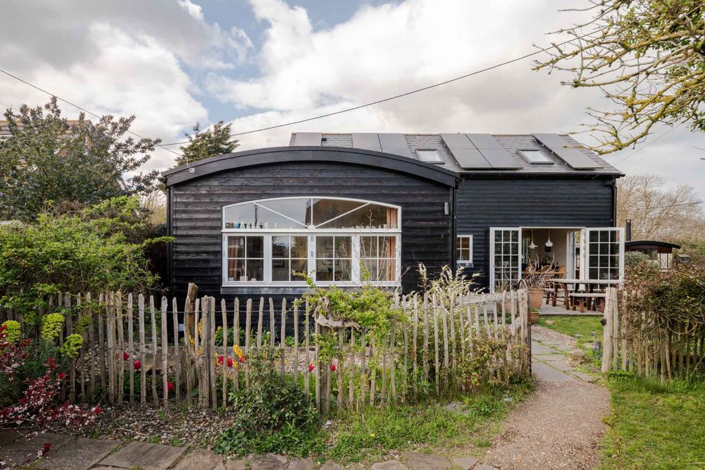 Property photo 1 of 27