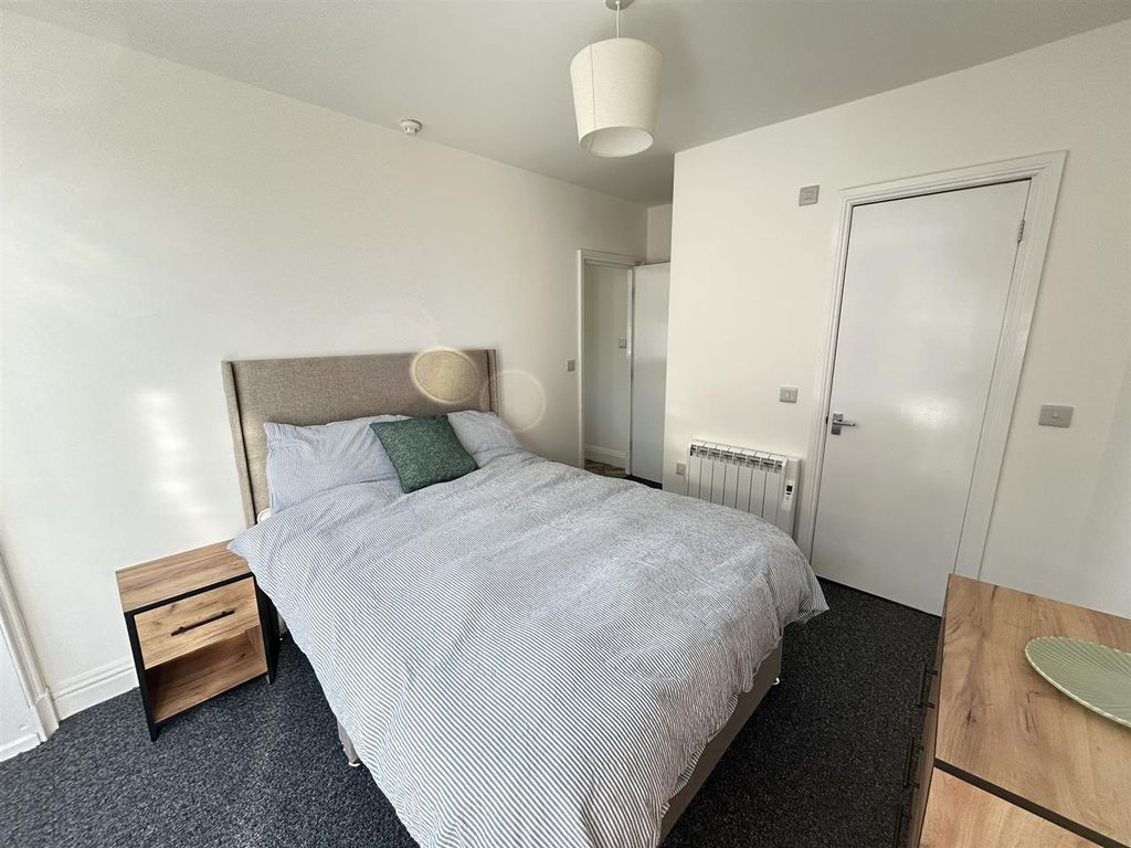 Property photo 3 of 8 Img_2425.Jpeg