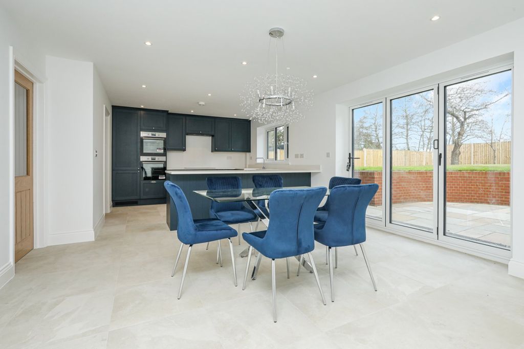 Property photo 2 of 18 Picture 2