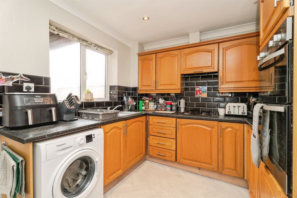 Property photo 3 of 38