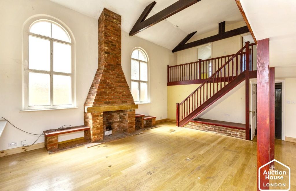 Property photo 2 of 16
