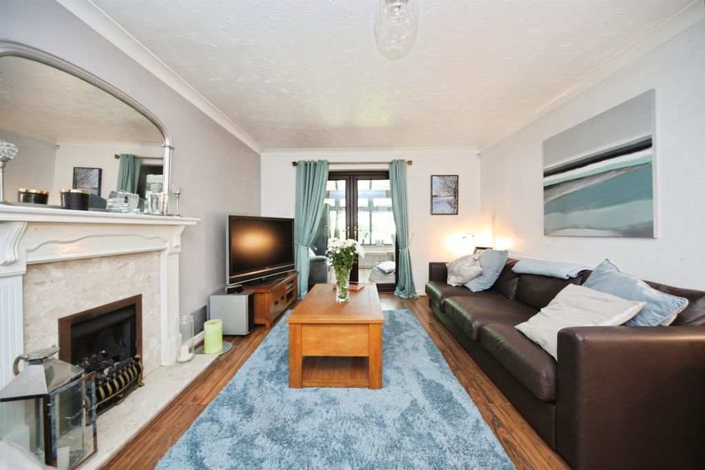 Property photo 2 of 19