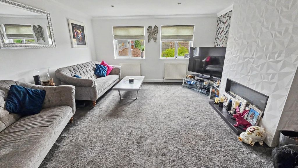 Property photo 3 of 21