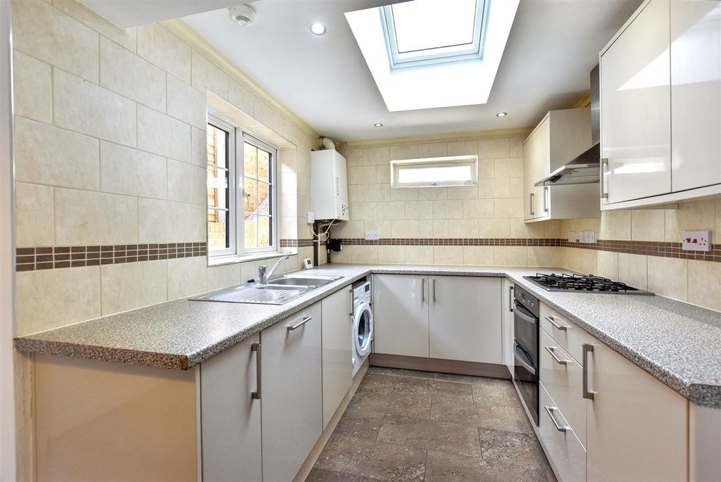 Property photo 2 of 16 Kitchen.Jpg