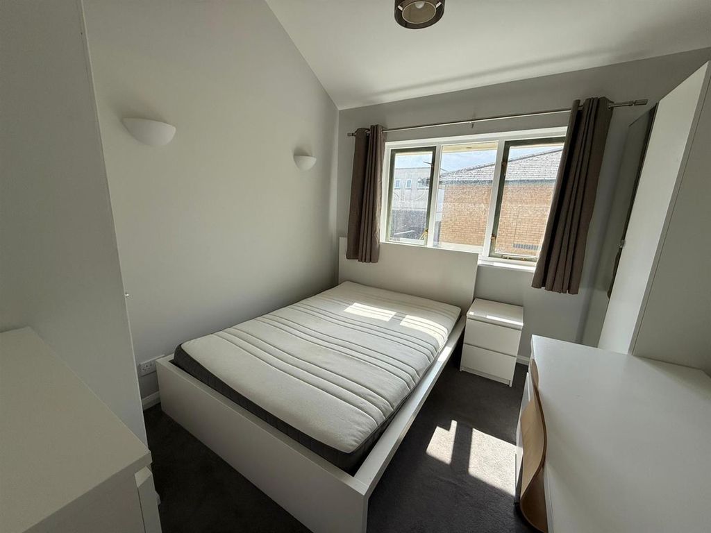 Property photo 3 of 10 67c43110-Bd8A-4Ca1-9Faa-442012d4Aa59.Jpg