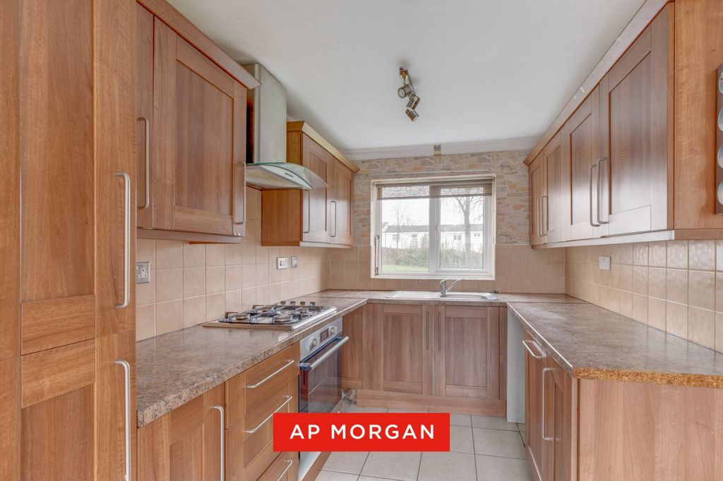 Property photo 2 of 13 Picture No. 14