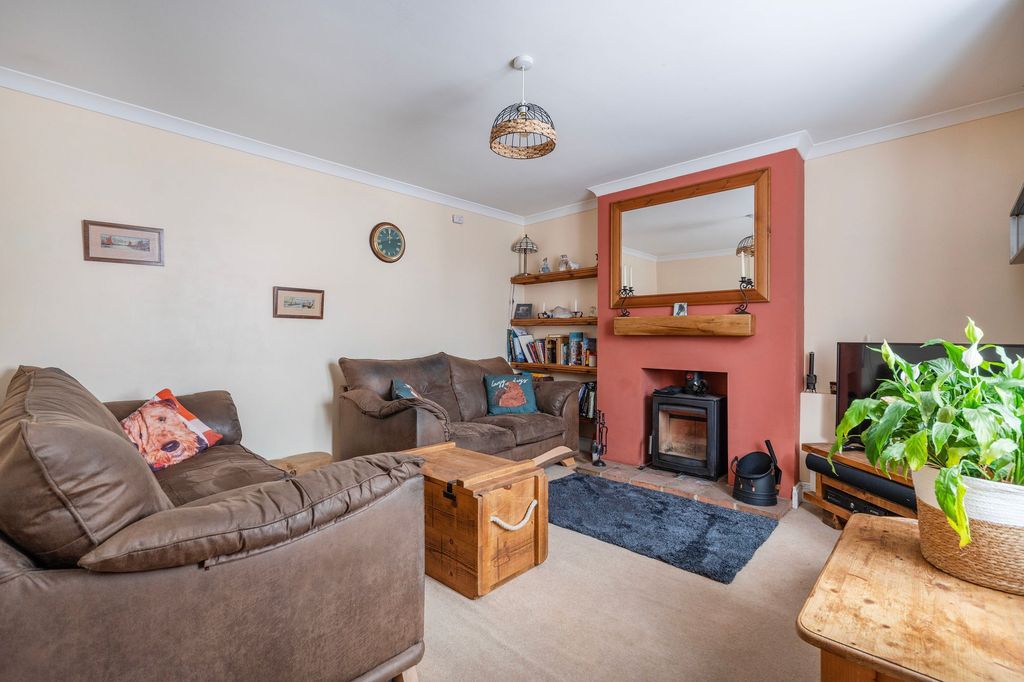 Property photo 2 of 21