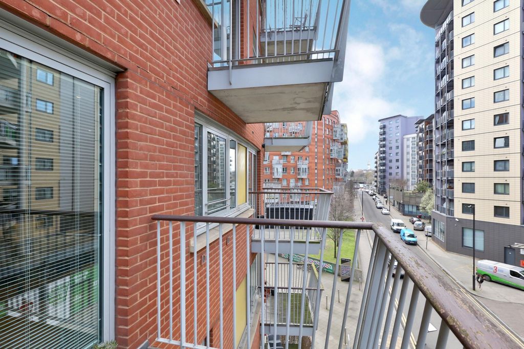Property photo 1 of 15 Balcony (Main)
