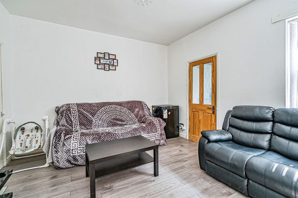 Property photo 2 of 16