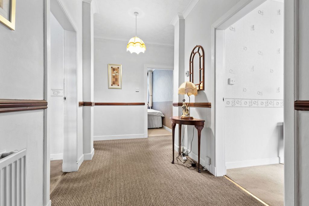 Property photo 2 of 34