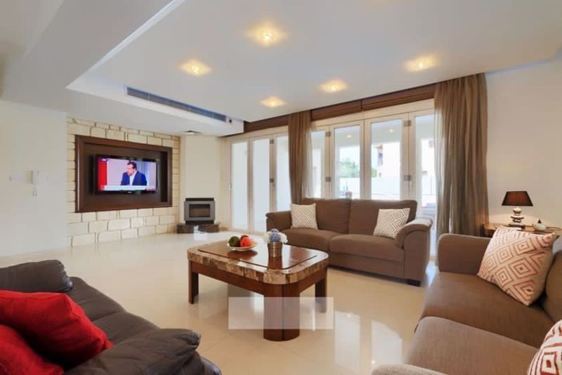 Property photo 2 of 28 Living Area