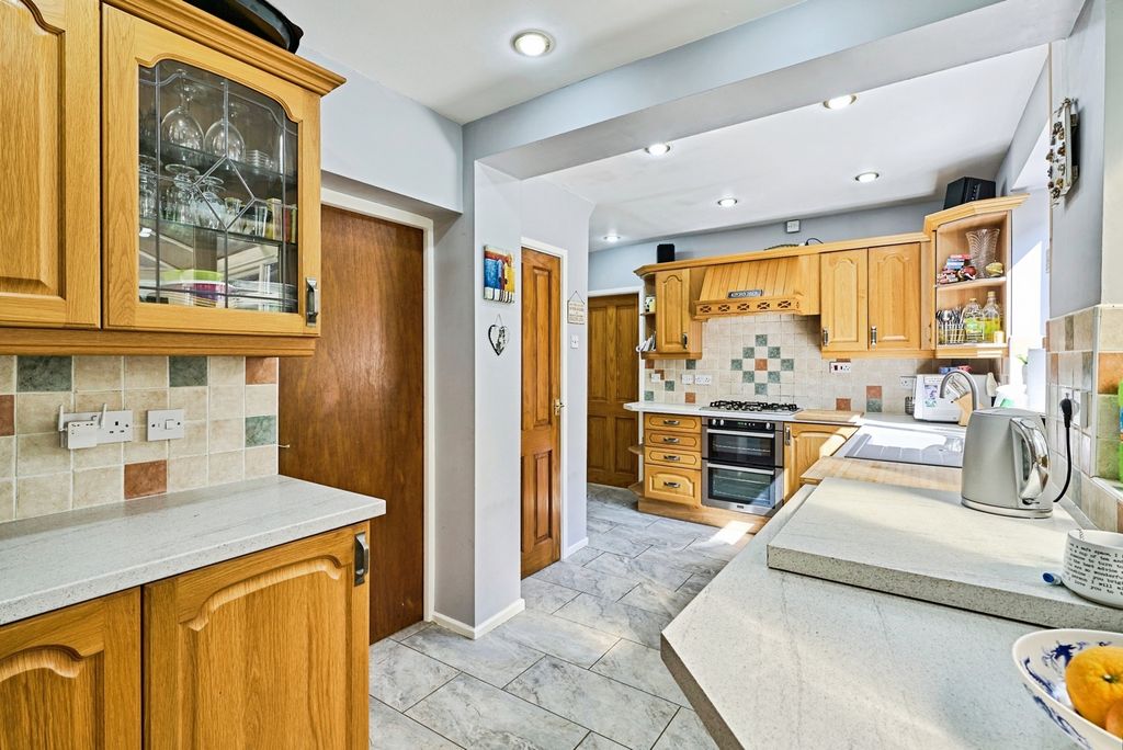 Property photo 3 of 17 Pbox-Img.Jpg