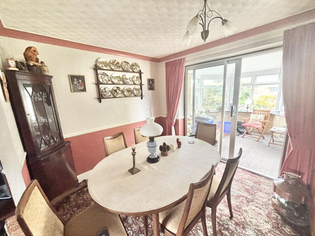 Property photo 3 of 14 Dining Area