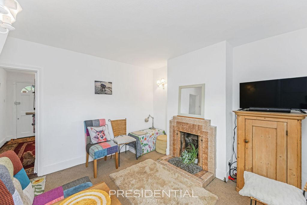 Property photo 3 of 25