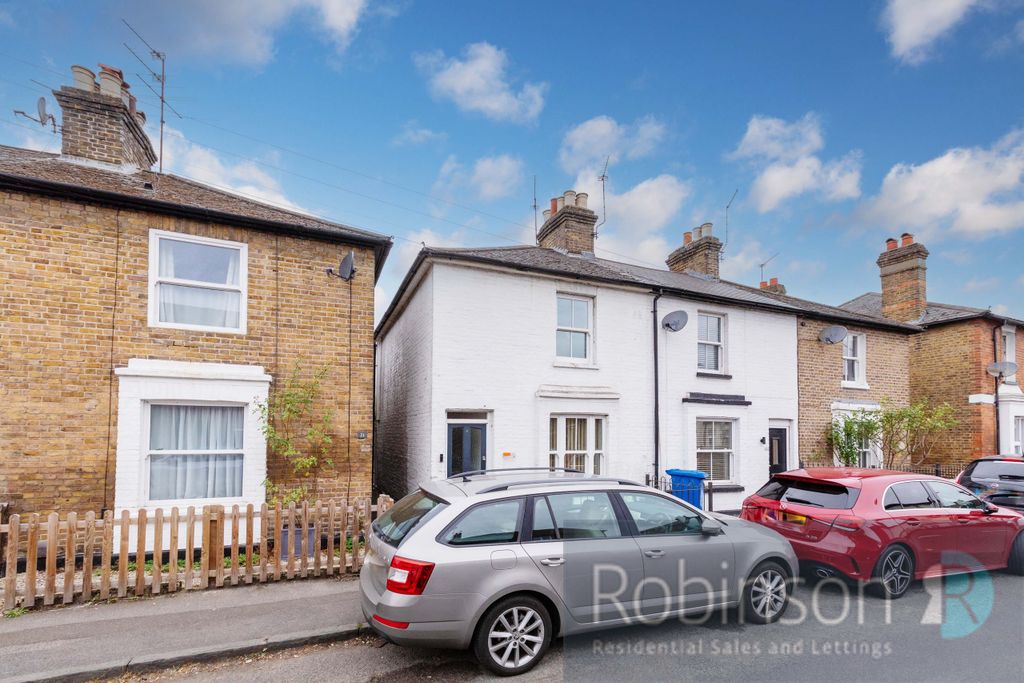 Property photo 2 of 13 23 Risborough Road-4