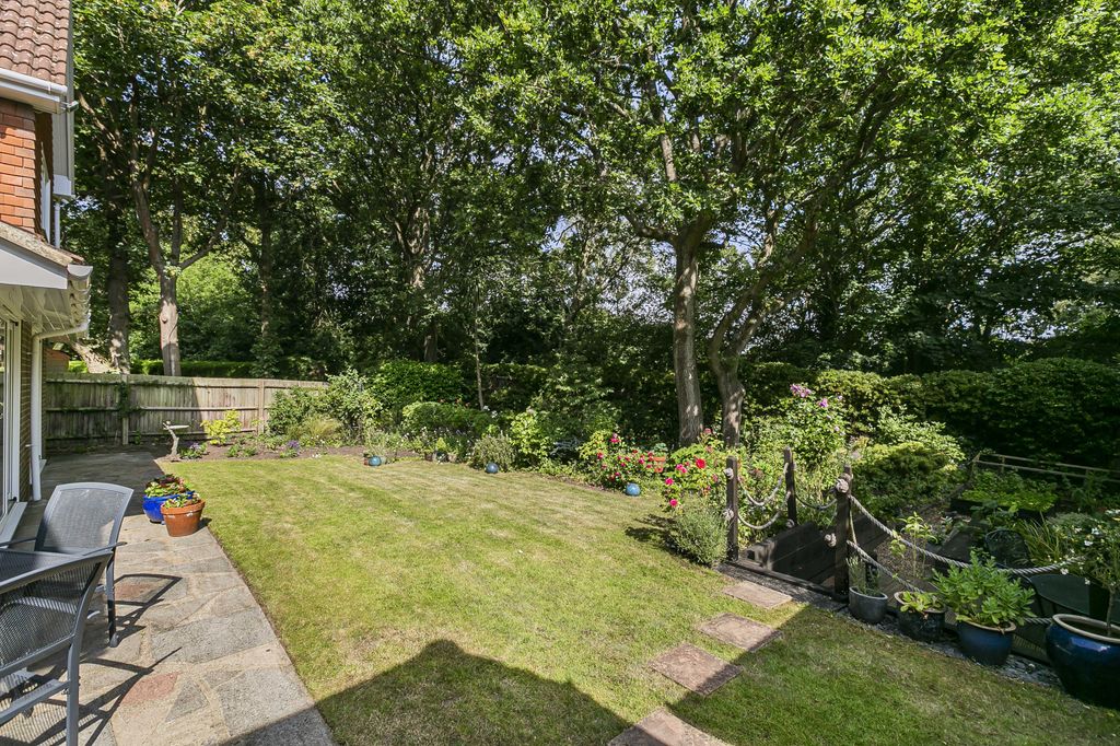 Property photo 2 of 19