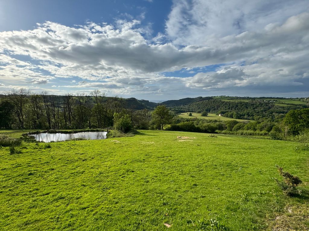 Property photo 2 of 37