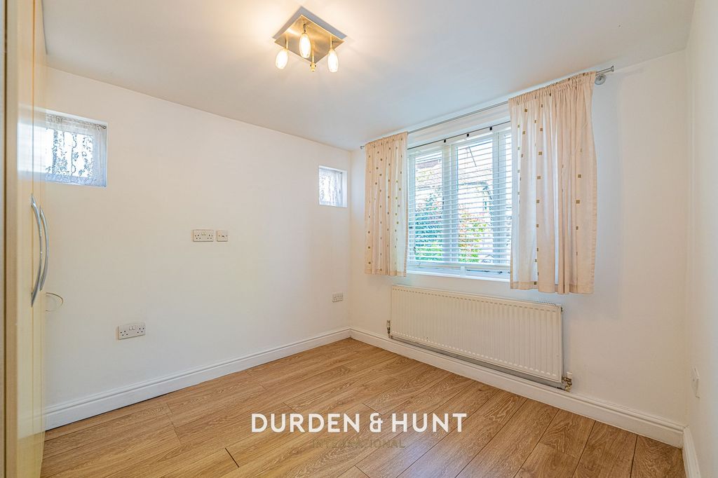 Additional image 7 of 1 bed flat for saleCastle Street, Ongar CM5