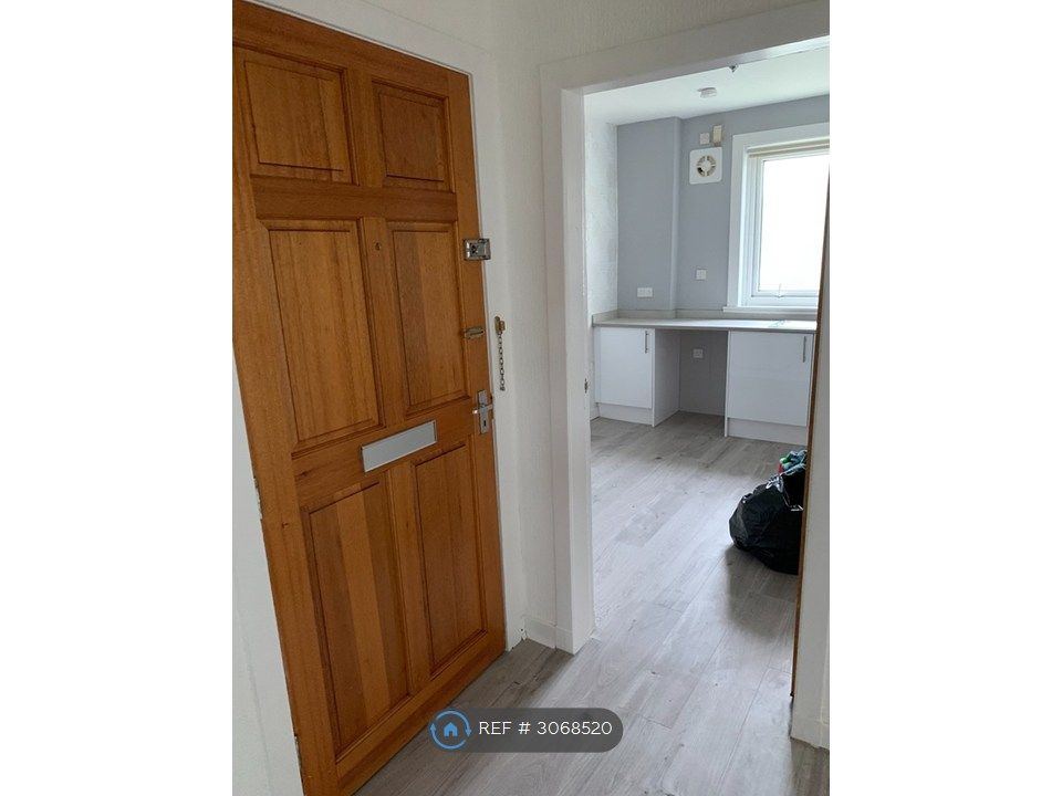 Property photo 3 of 13 Front Door To Kitchen