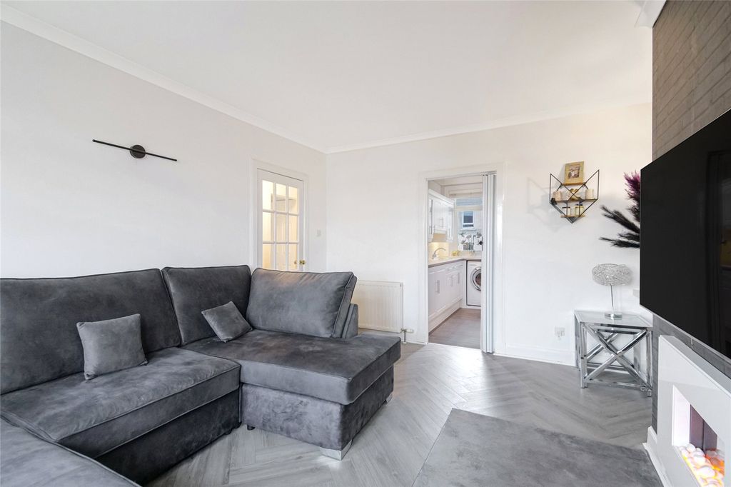 Property photo 3 of 13 3